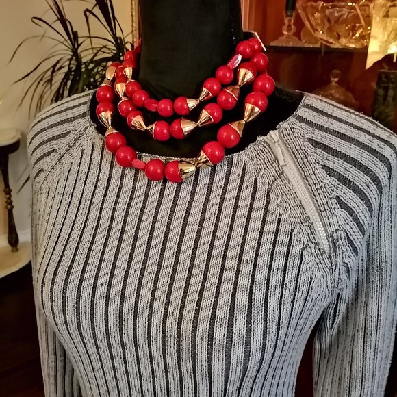 STYLISH Blue Sweater by the Fashion Brand SPOT - Picture 7 of 8